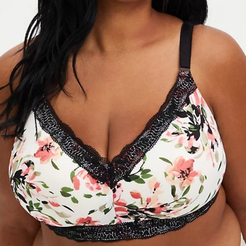 Torrid Floral 360 Back Smoothing Bra, size 42B
